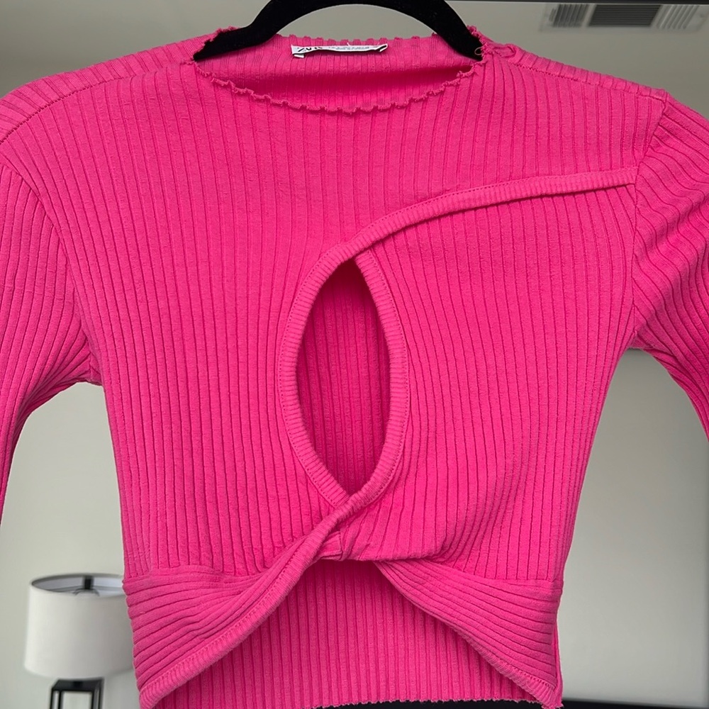 Beautiful Ribbed Zara Crop top with front opening